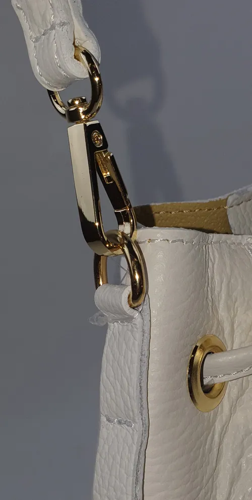 sac à main en cuir bleu marine