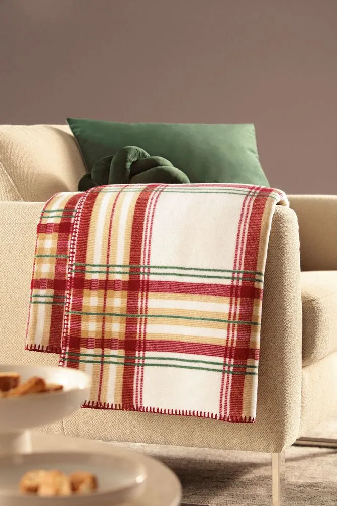 Villeroy & boch christmas blankets & cushion.